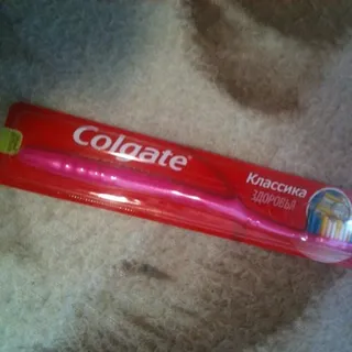 Colgate Classic+ Medium Toothbrush — photo 4
